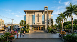 Gereja Bethel Injil Sepenuh GBIS Sangkakala Balikpapan — gedung gereja Pentakosta tertua di Kalimantan Timur sejak 1953